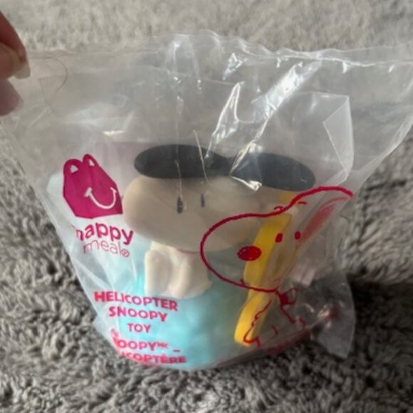 2/$30 McDonalds Peanuts Gang Snoopy Helicopter Happy Meal 2018 Collectible NIP - Picture 3 of 4
